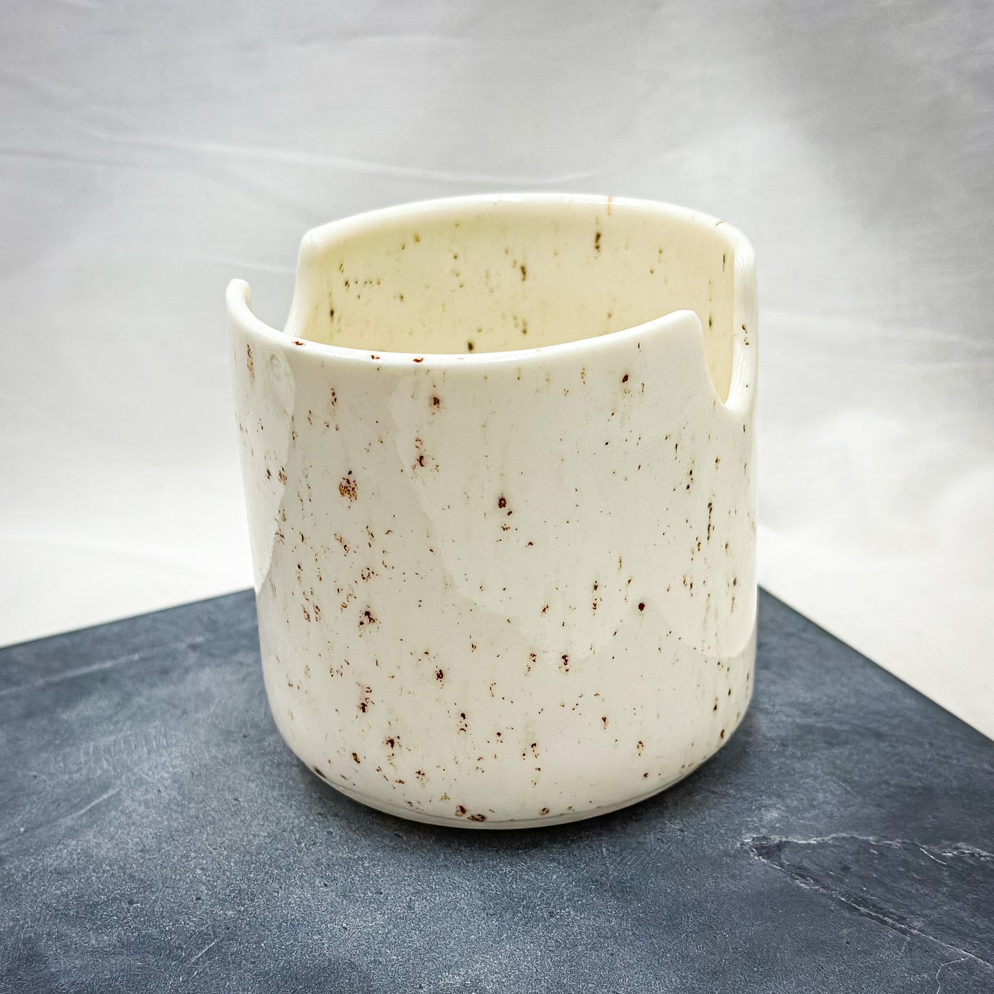 Porcelain  artist’s pot for brushes L