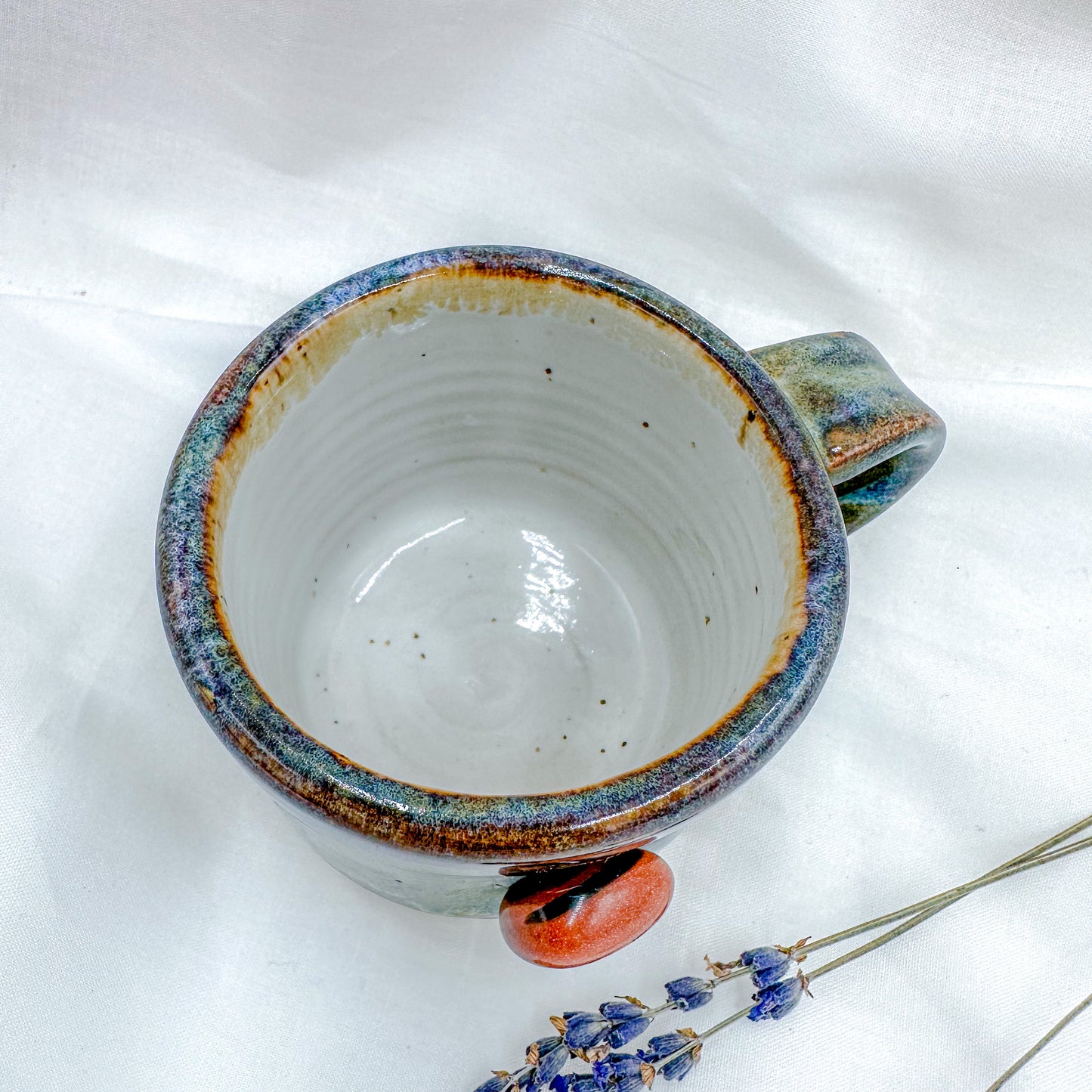 Magic mug with Golden Stone Red crystal