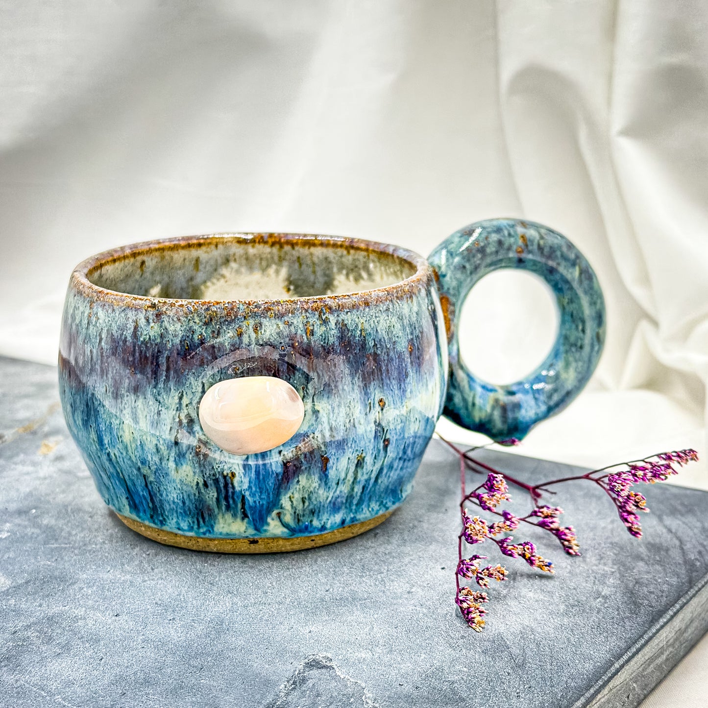 Magic mug with natural Agate Botswana